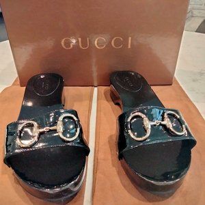 GUCCI HORSEBIT BLACK PATENT LEATHER SANDALS